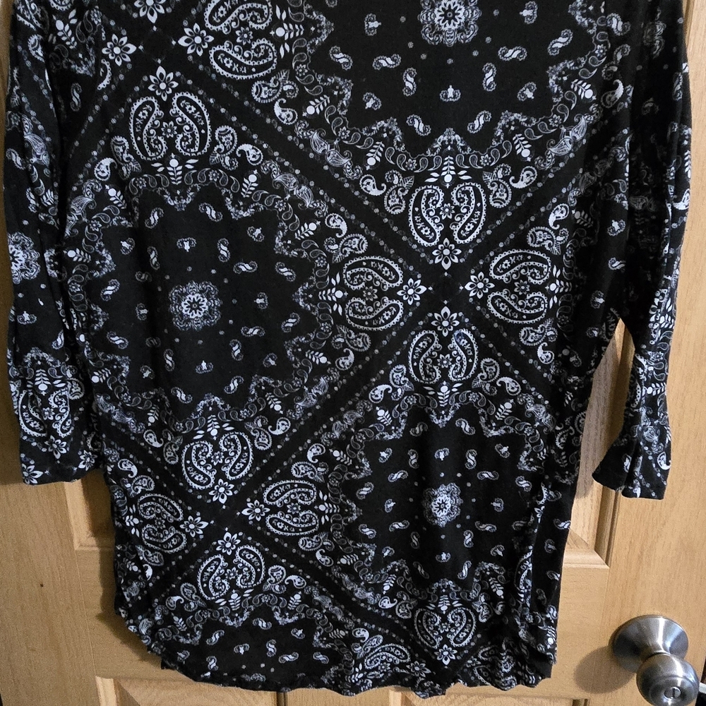Top - Picture 2 of 2